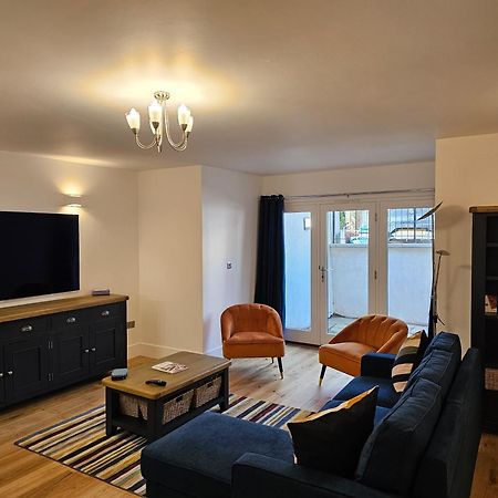 Spacious Modern 2-Bed Parking & Wi-Fi & 65"Oled 브리스틀 외부 사진
