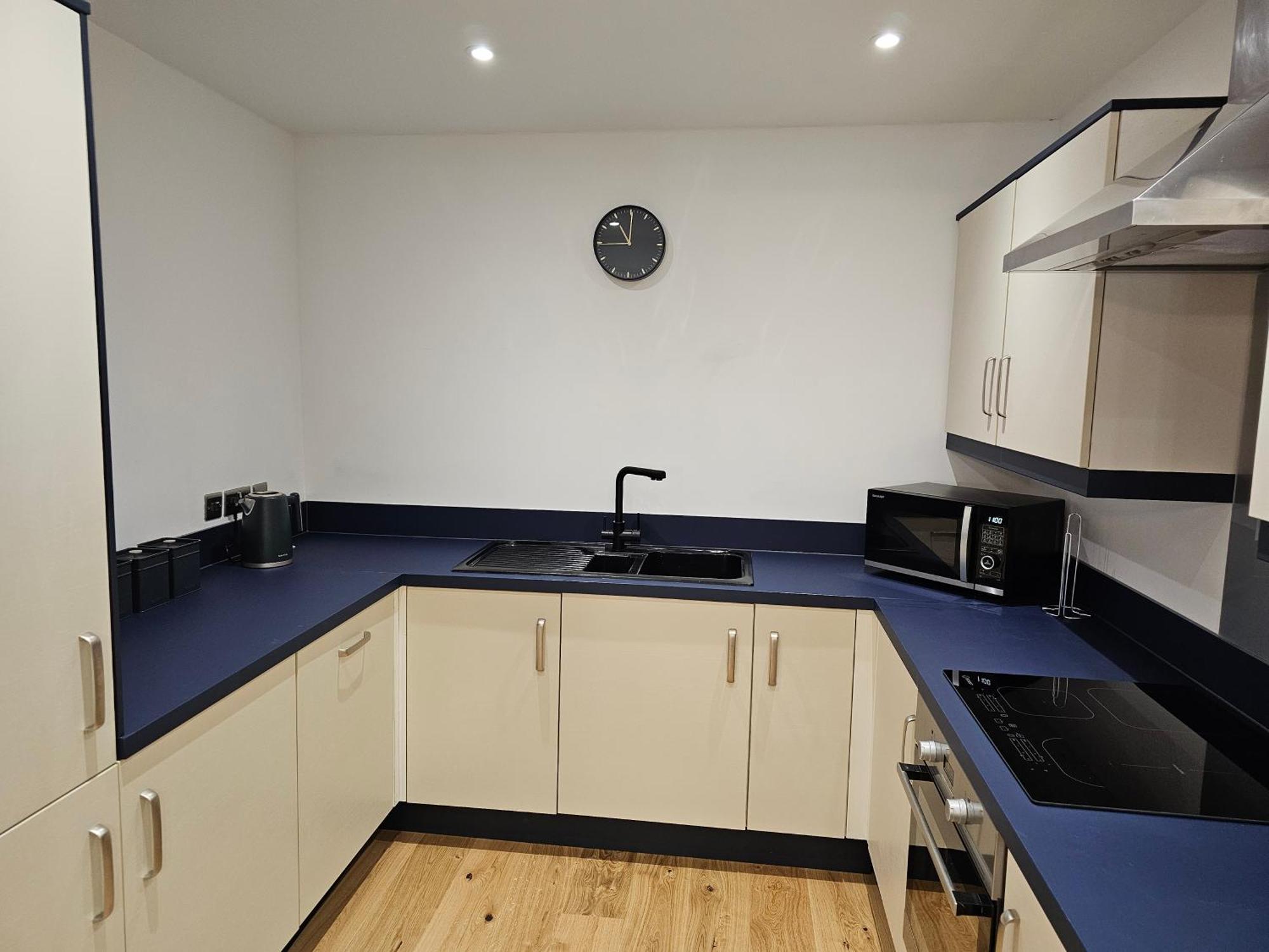 Spacious Modern 2-Bed Parking & Wi-Fi & 65"Oled 브리스틀 외부 사진