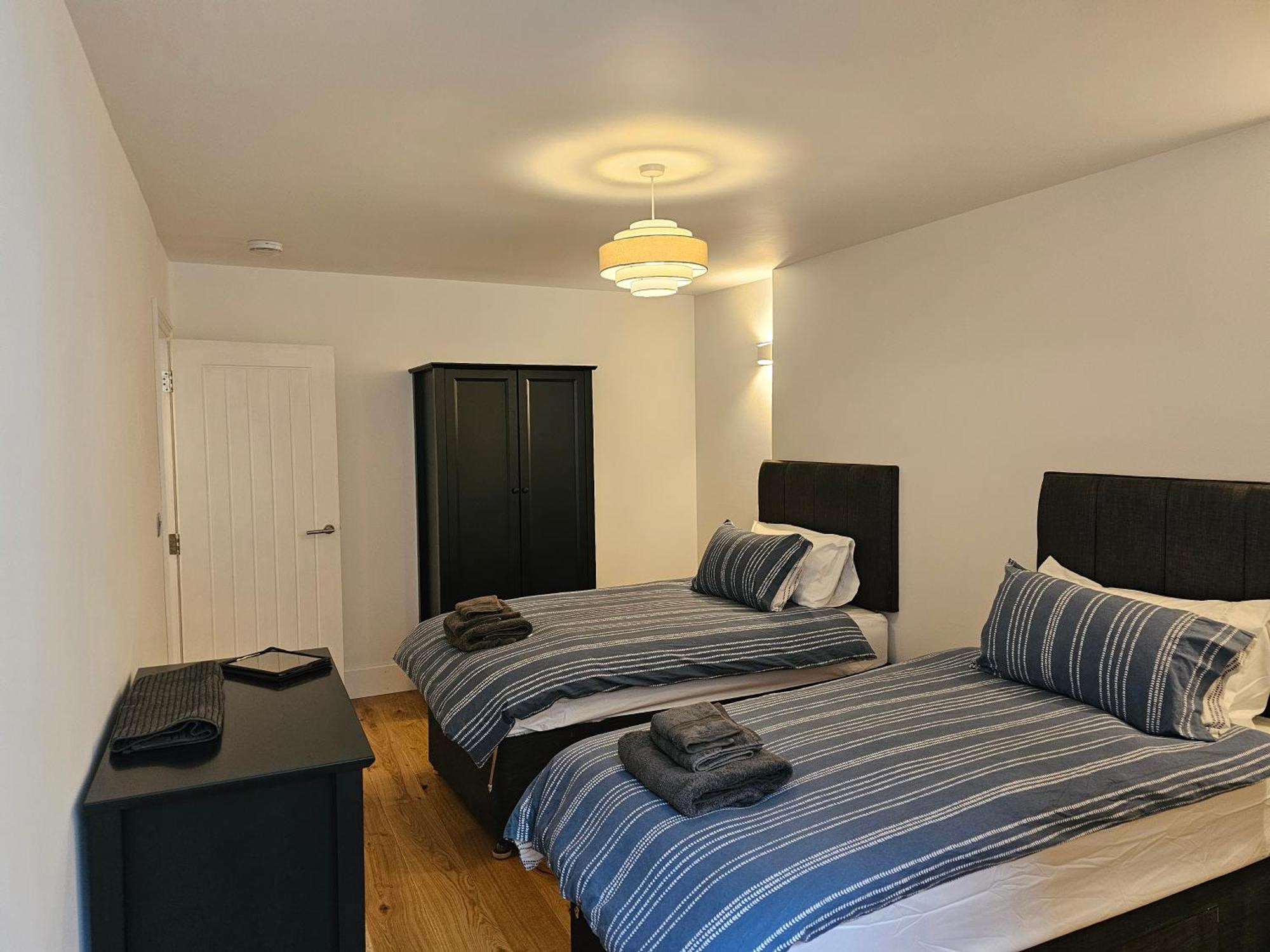 Spacious Modern 2-Bed Parking & Wi-Fi & 65"Oled 브리스틀 외부 사진